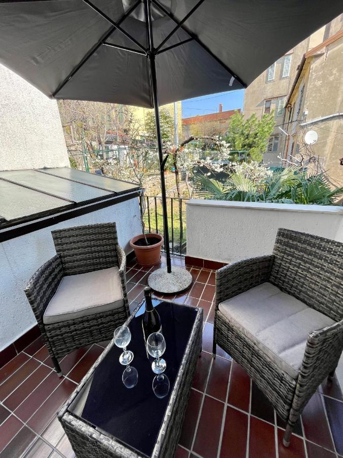 Apartments Matacin With Sea View أوباتيا المظهر الخارجي الصورة